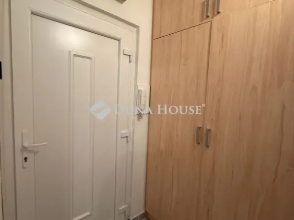 Eladó lakás Pécs, Kertváros 34 nm