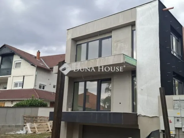 Eladó lakás Pécs 63 nm