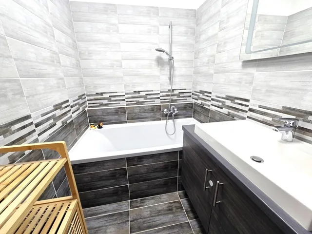 Eladó lakás Pécs, Kertváros 67 nm