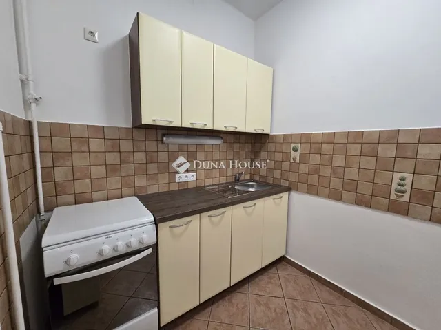 Kiadó lakás Pécs, Uránváros 40 nm