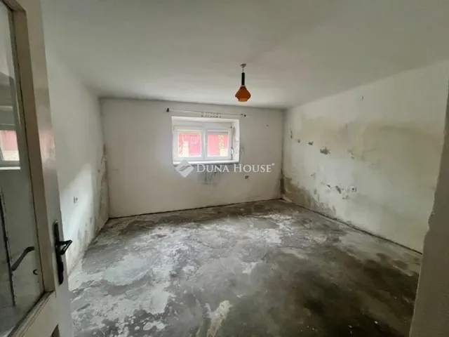 Eladó ház Pécs, Ledina 210 nm