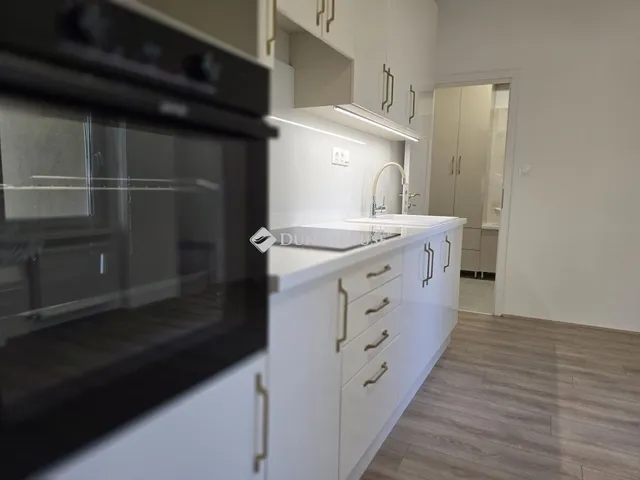 Eladó lakás Pécs, Belváros 69 nm