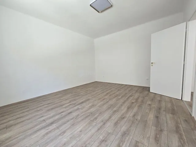 Eladó lakás Pécs, Belváros 69 nm