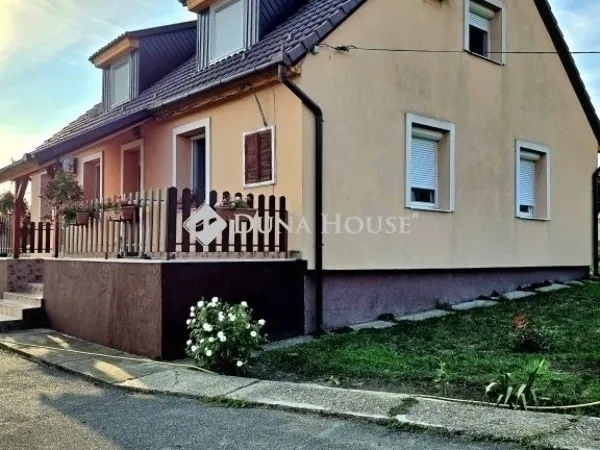 Eladó ház Kővágószőlős 104 nm