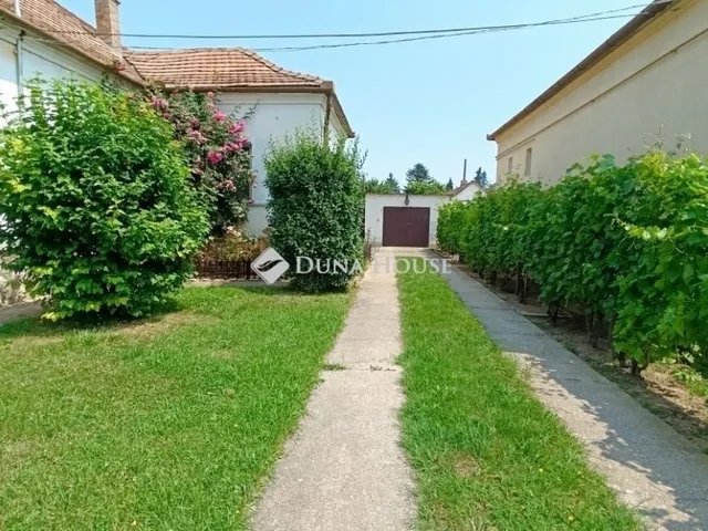 Eladó ház Bóly 181 nm