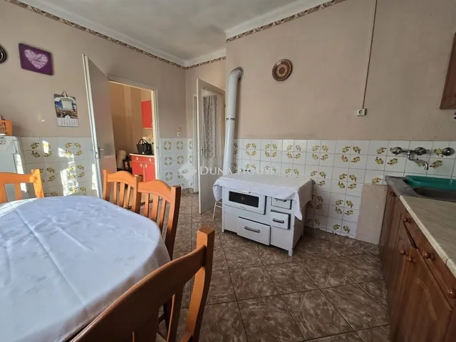 Eladó ház Kétújfalu 69 nm