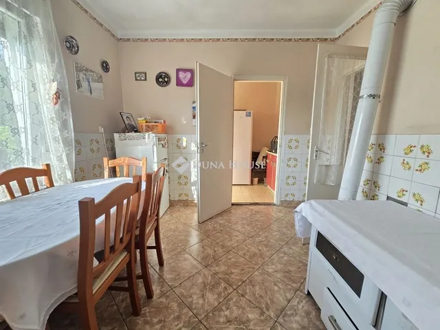 Eladó ház Kétújfalu 69 nm