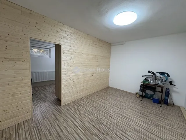 Eladó ház Pécs 195 nm
