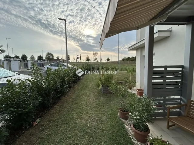 Eladó lakás Pécs, Kertváros 92 nm
