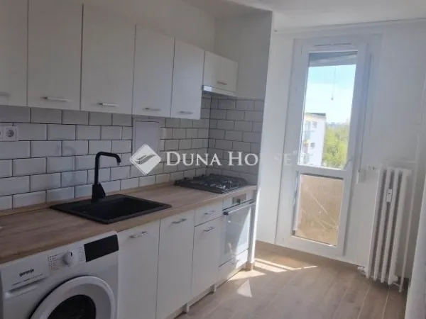 Eladó lakás Pécs, Uránváros 52 nm