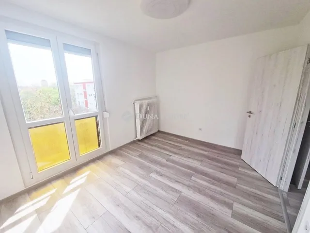 Eladó lakás Pécs, Uránváros 52 nm