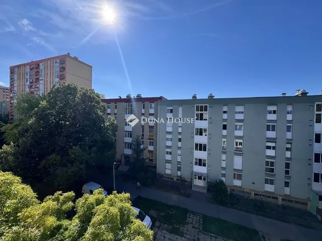 Eladó lakás Pécs, Kertváros 63 nm