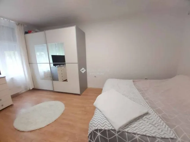 Eladó ház Pécs, Szkókó 120 nm