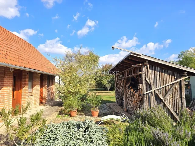 Eladó ház Geresdlak 200 nm