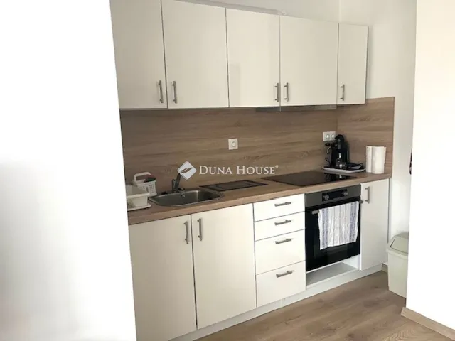 Kiadó lakás Pécs, Uránváros 47 nm