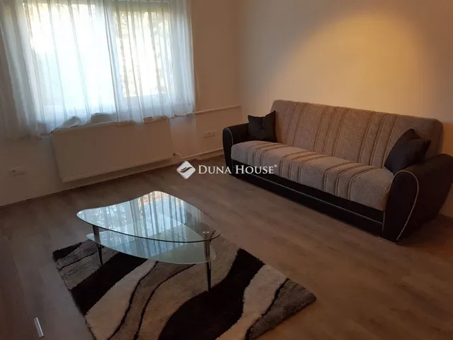 Kiadó lakás Pécs, Belváros 54 nm