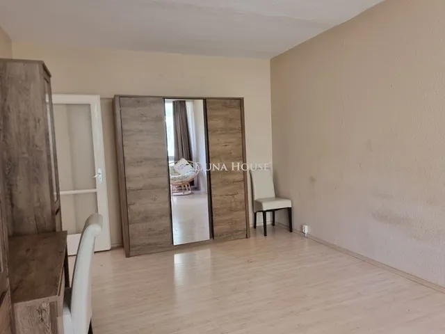 Eladó lakás Pécs, Kertváros 53 nm