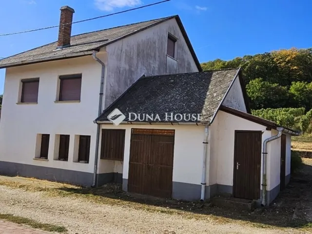 Eladó ház Nagyharsány 209 nm