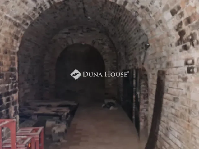 Eladó ház Nagyharsány 209 nm