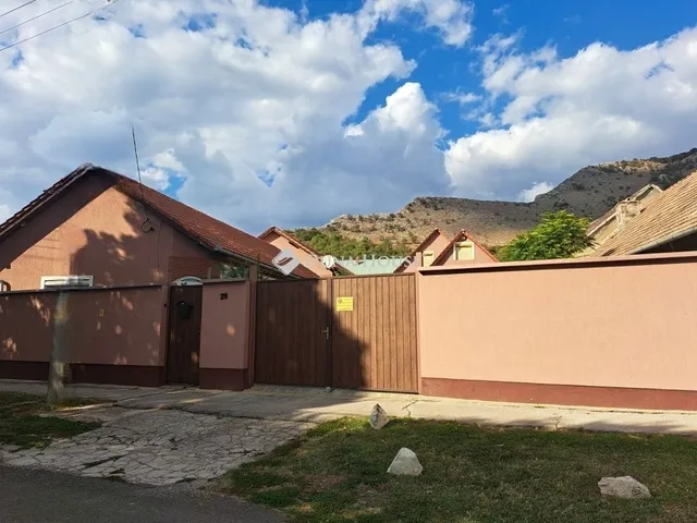 Eladó ház Nagyharsány 190 nm