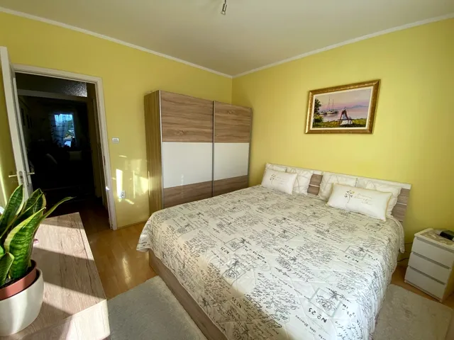 Eladó lakás Pécs, Kertváros 77 nm