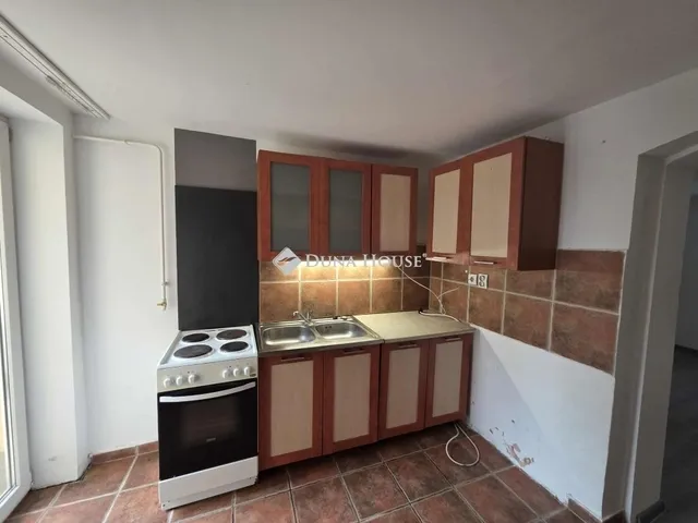 Eladó lakás Pécs 76 nm