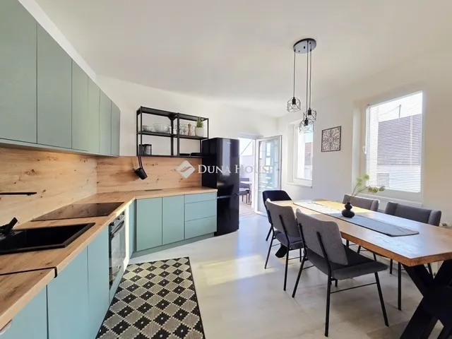 Eladó lakás Pécs, Belváros 97 nm