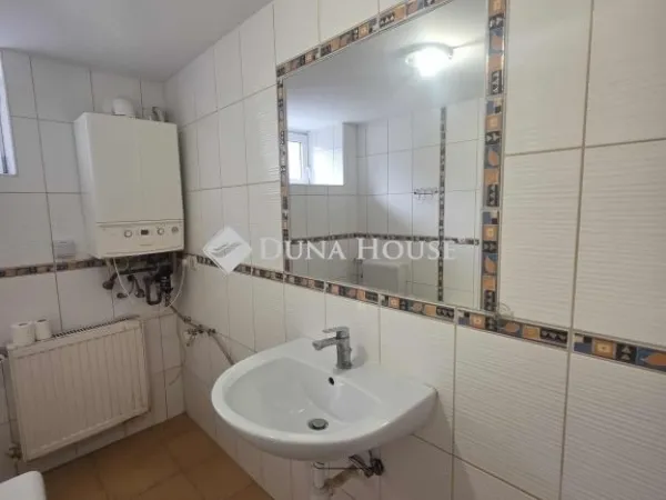 Eladó lakás Pécs, Ledina 76 nm