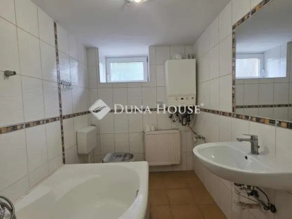 Eladó lakás Pécs, Ledina 76 nm