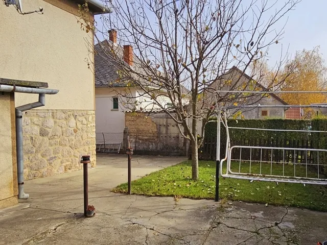 Eladó ház Bogád 179 nm