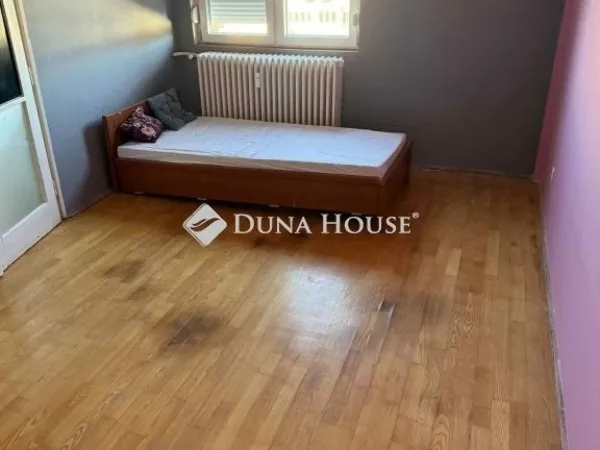 Eladó lakás Pécs, Uránváros 60 nm