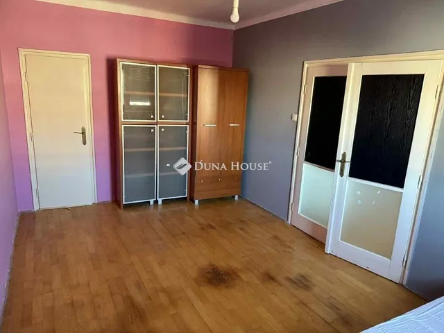 Eladó lakás Pécs, Uránváros 60 nm