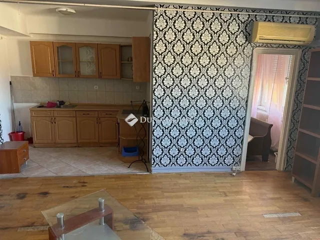 Eladó lakás Pécs, Uránváros 60 nm