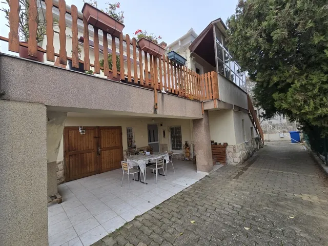 Eladó ház Pécs, Egyetemváros 190 nm