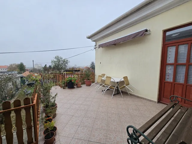 Eladó ház Pécs, Egyetemváros 190 nm