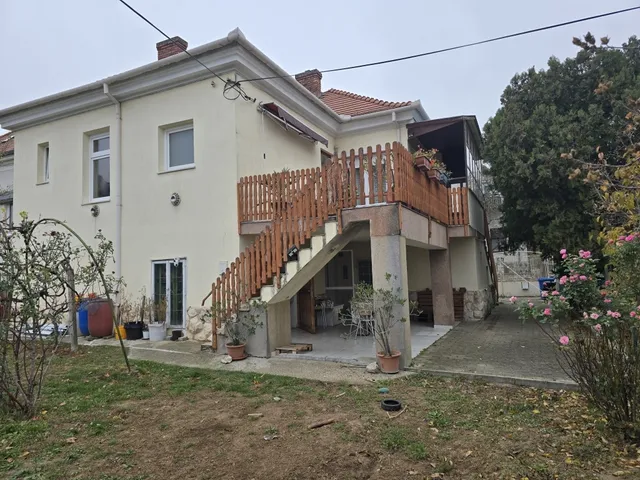 Eladó ház Pécs, Egyetemváros 190 nm