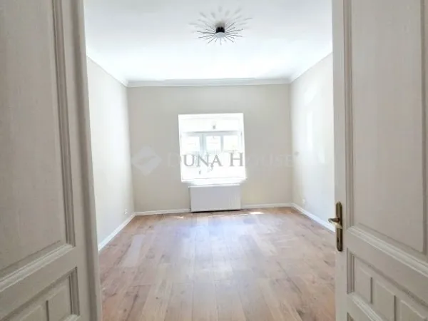 Eladó lakás Pécs, Belváros 87 nm