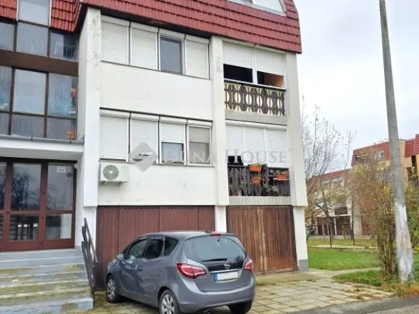 Eladó garázs Pécs, Kovácstelep 15 nm