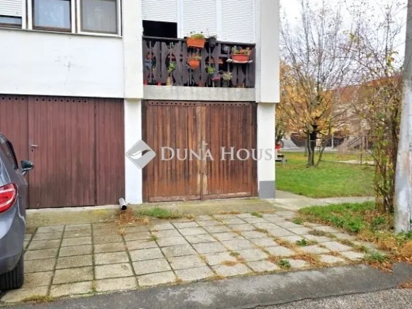 Eladó garázs Pécs, Kovácstelep 15 nm