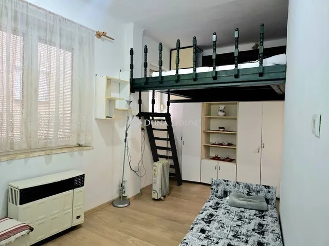 Eladó lakás Pécs, Belváros 21 nm