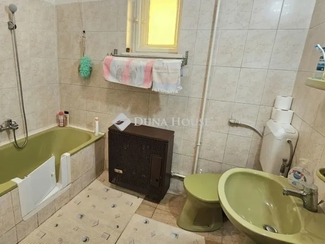 Eladó ház Bogád 179 nm