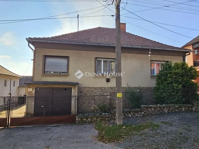 Eladó ház Bogád 179 nm