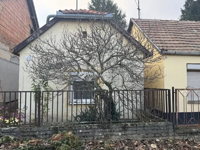 Eladó ház Pécs, Újhegy 30 nm