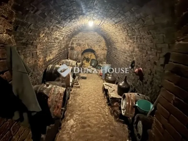 Eladó ház Pécs, Újhegy 30 nm