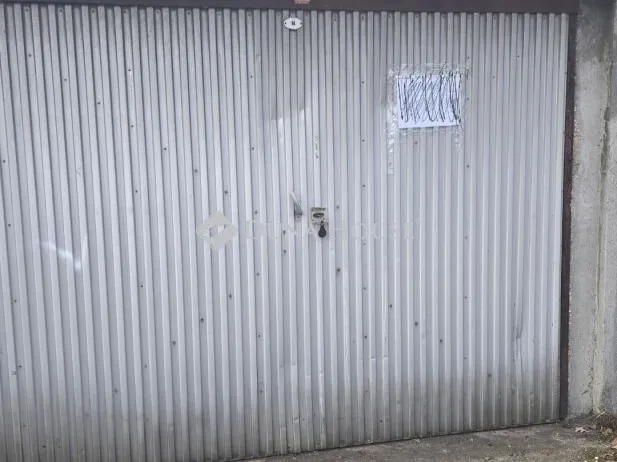 Eladó garázs Pécs, Kertváros 17 nm