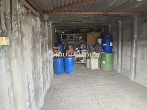 Eladó garázs Pécs, Kertváros 17 nm