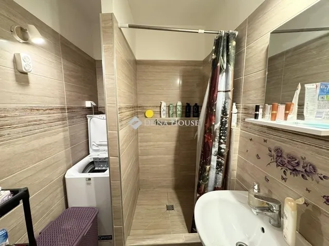 Eladó lakás Pécs, Kertváros 59 nm