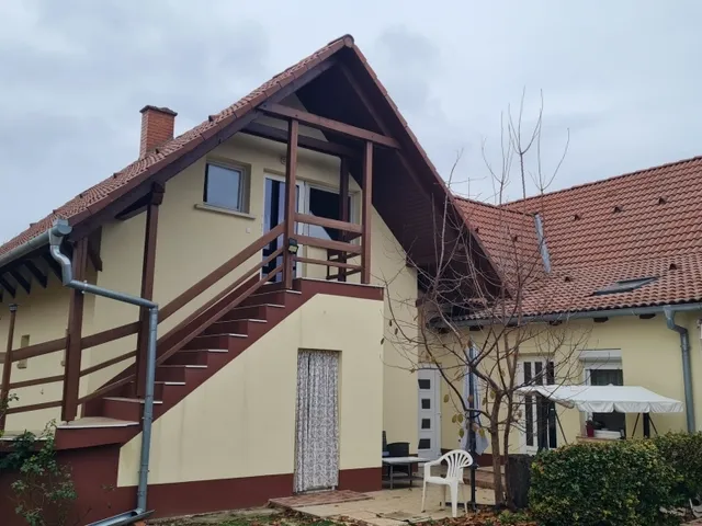 Eladó ház Kozármisleny 237 nm