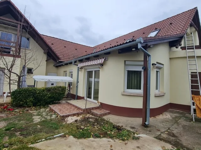 Eladó ház Kozármisleny 237 nm