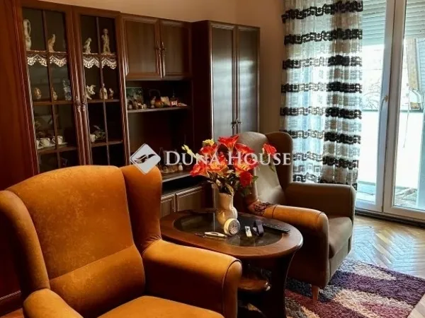 Eladó lakás Komló 36 nm